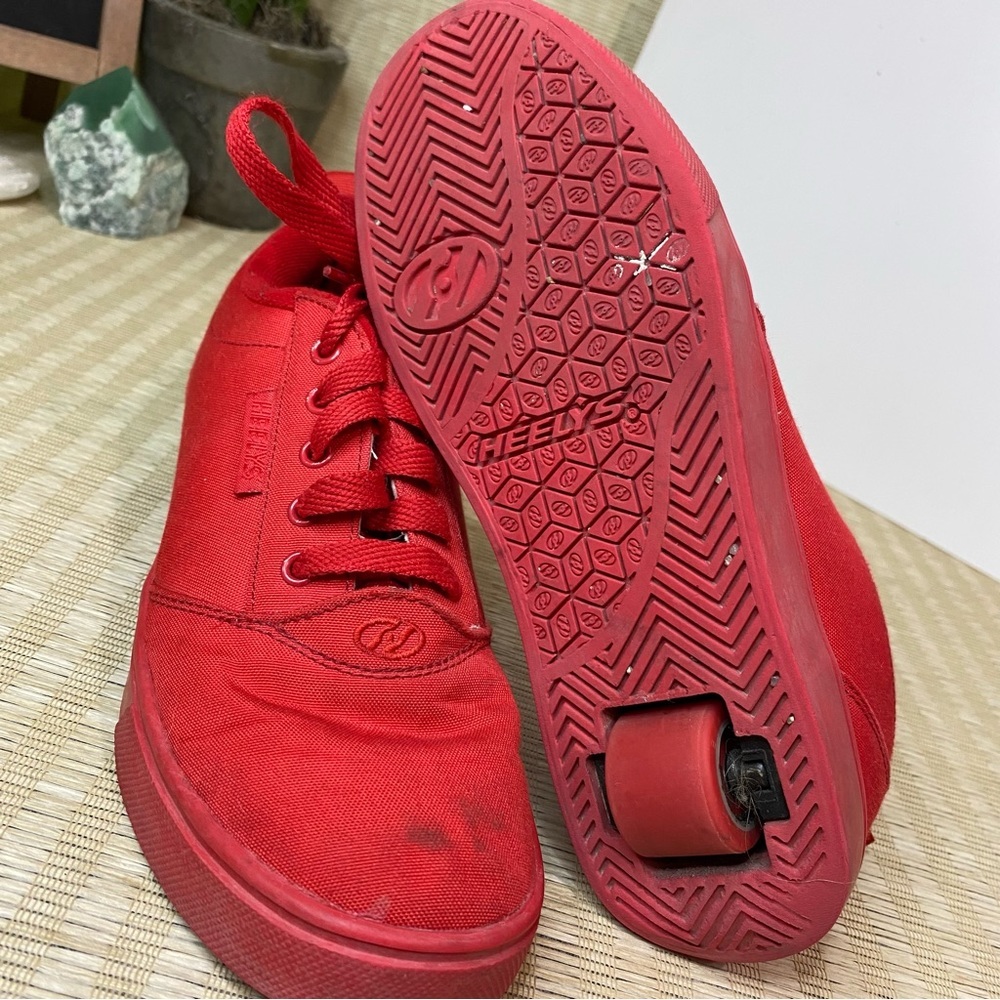 HEELYS Youth Pro 20 Wheels Sneakers Shoes Red Size 6 YTH Shoes With Wheels - Picture 2 of 16